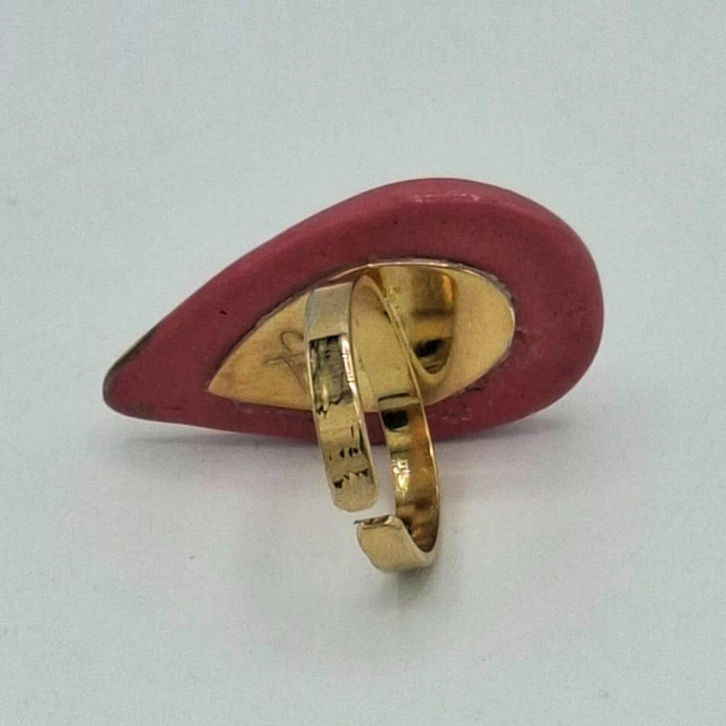 pendientes de porcelana rosa coral con oro"Colección lágrima"