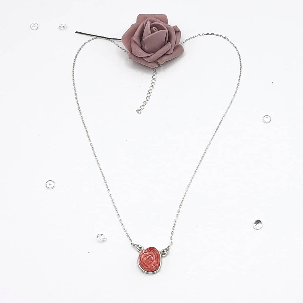 Collar Rosa roja