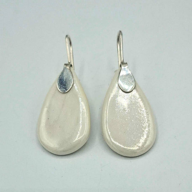 Pendientes en porcelana nacarada y plata de ley "Colección lágrima"