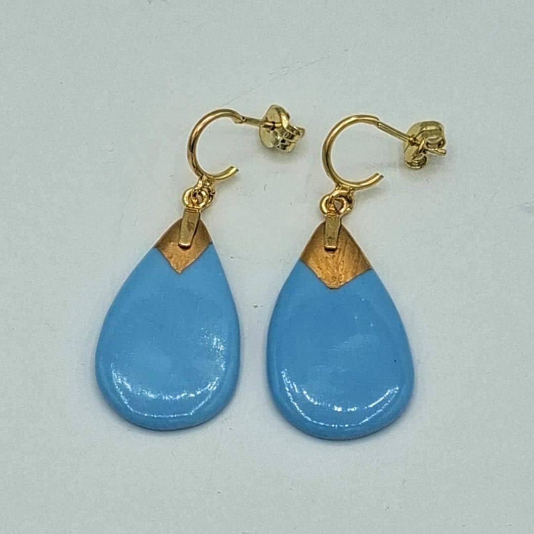 Pendientes de porcelana azul turquesa y oro "Colección lágrima"
