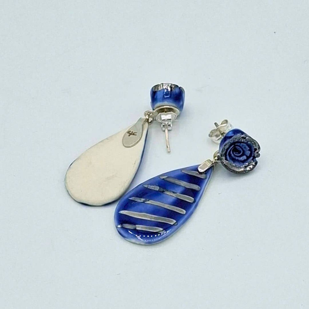 Pendientes de porcelana azul cobalto "Colección lágrima"