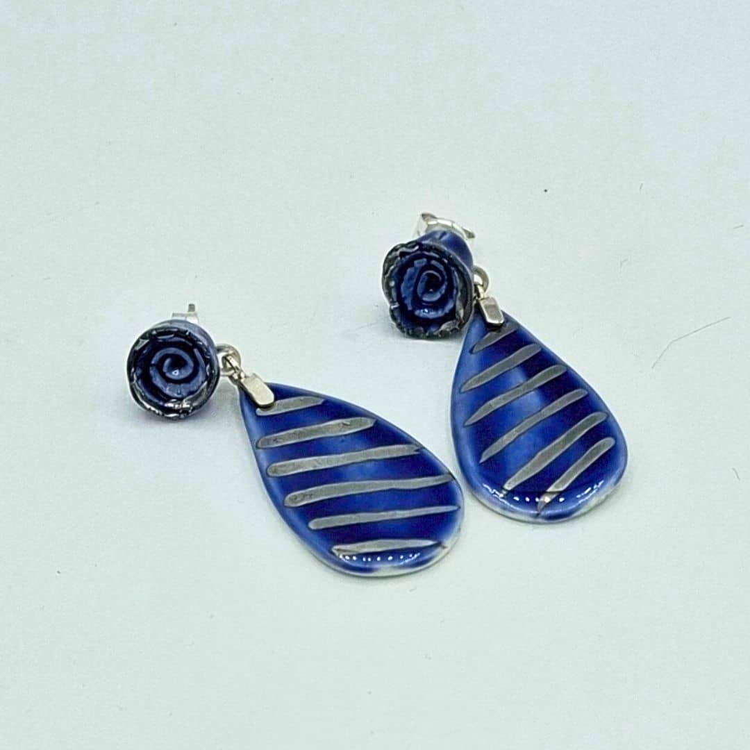 Pendientes de porcelana azul cobalto "Colección lágrima"