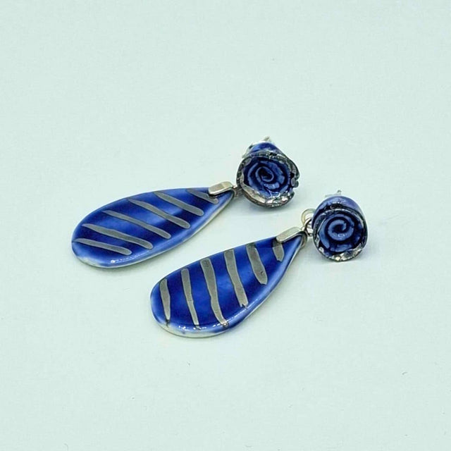 Pendientes de porcelana azul cobalto "Colección lágrima"
