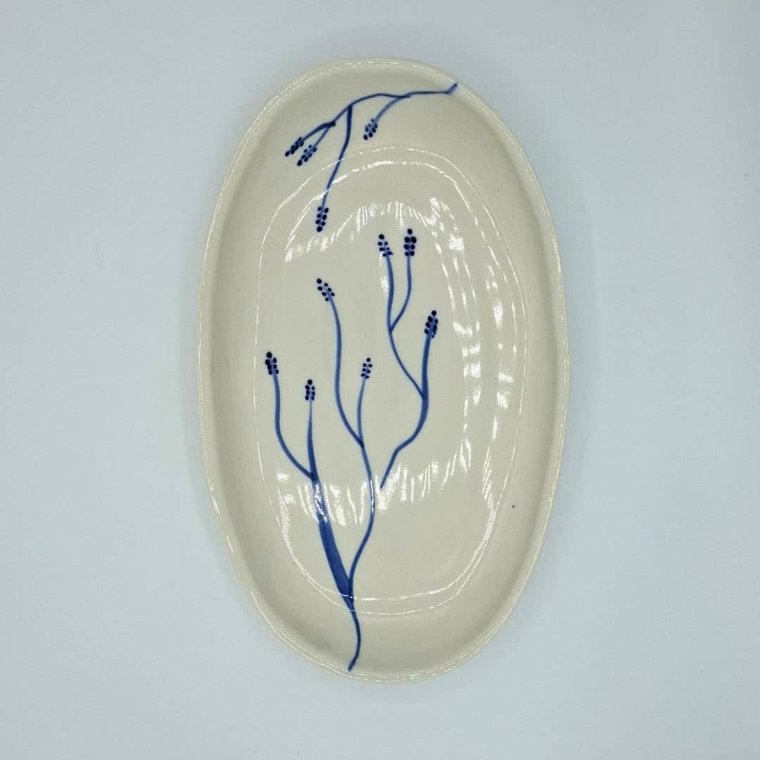 Bandeja mediana de porcelana " Colección Racimos"