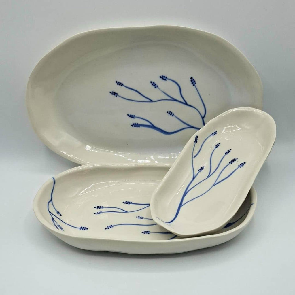 Bandeja mediana de porcelana " Colección Racimos"